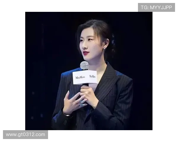 丁宁与萨马拉激战乒乓球赛场谁将夺得最终胜利的荣耀之战