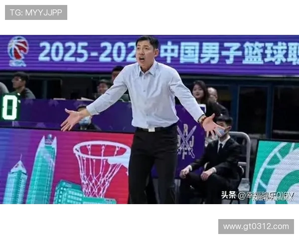 北控男篮与新疆队激战正酣比分悬念引人关注